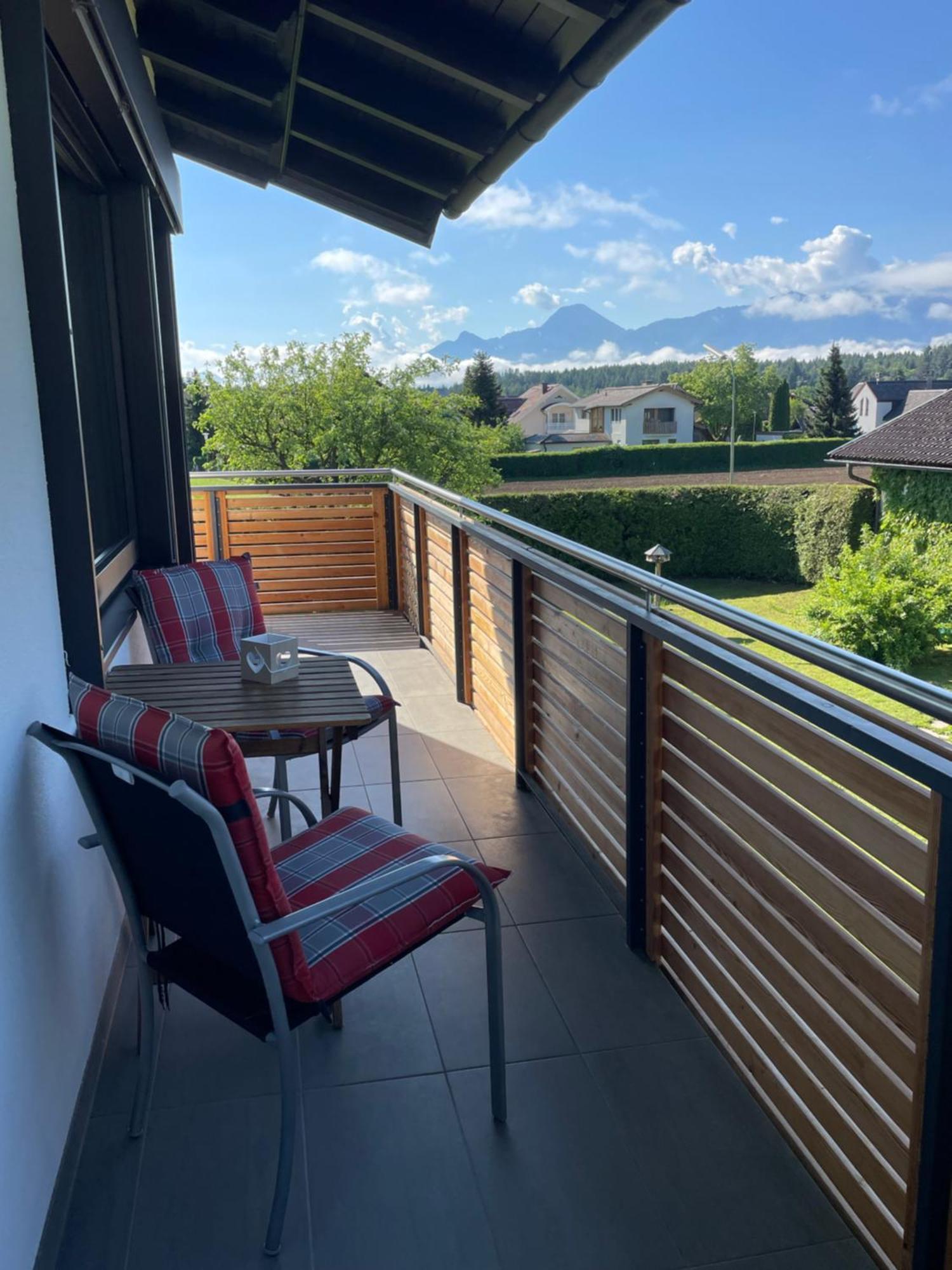 Haus Bergblick Appartement Villach Buitenkant foto